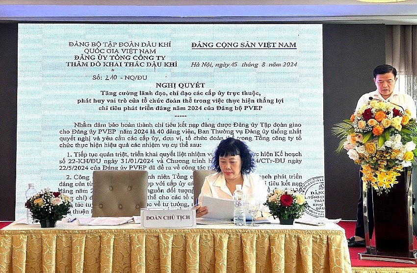 Chủ tịch Công đoàn PVEP Kiều Ngọc Anh quán triệt Nghị quyết số 210-NQ/ĐU của Đảng uỷ PVEP về việc phát huy vai trò của các tổ chức đoàn thể trong việc thực hiện chỉ tiêu phát triển Đảng