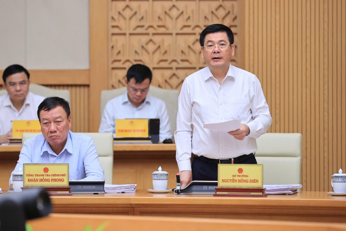 Bộ trưởng Nguyễn Hồng Diên: Cung cấp đầy đủ, ổn định điện, xăng dầu cho nền kinh tế Bộ trưởng Nguyễn Hồng Diên: Cung cấp đầy đủ, ổn định điện, xăng dầu cho nền kinh tế