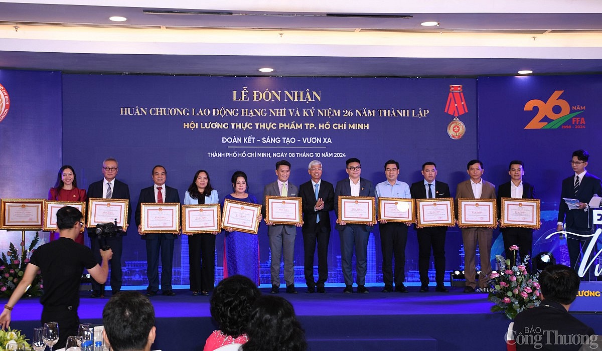 Hội Lương thực Thực phẩm TP. Hồ Chí Minh vinh dự đón nhận Huân chương Lao động hạng Nhì