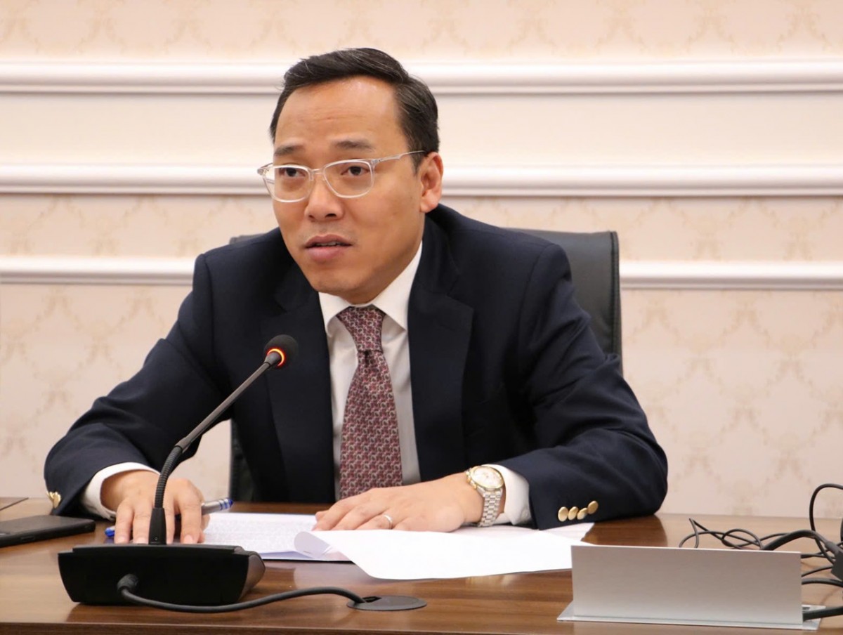 Thứ trưởng Nguyễn Hoàng Long làm việc với Tổng Giám đốc Khu công nghiệp DEEP C Hải Phòng Thứ trưởng Nguyễn Hoàng Long làm việc với Tổng Giám đốc Khu công nghiệp DEEP C Hải Phòng