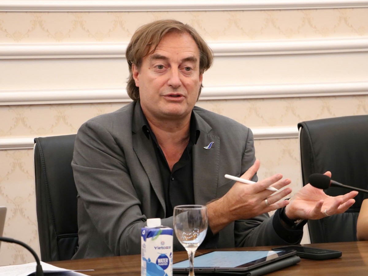 Thứ trưởng Nguyễn Hoàng Long làm việc với Tổng Giám đốc Khu công nghiệp DEEP C Hải Phòng Thứ trưởng Nguyễn Hoàng Long làm việc với Tổng Giám đốc Khu công nghiệp DEEP C Hải Phòng