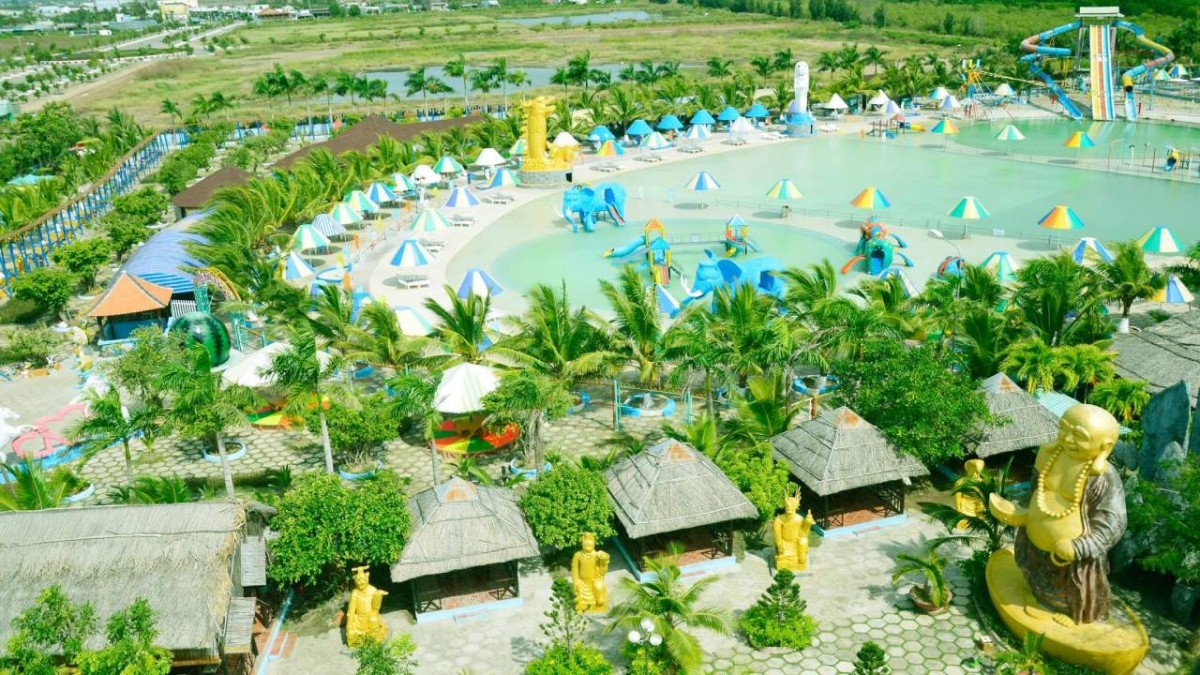 Khu du lịch Nhà Mát là một điểm du lịch hút khách của tỉnh Bạc lLi Khu du lịch Nhà Mát là một điểm du lịch hút khách của tỉnh Bạc lLi
