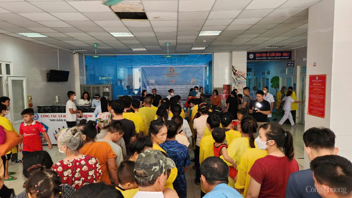 Câu lạc bộ Dĩa cơm trên tường Thanh Hóa: 'Mỗi dĩa cơm, cả tấm lòng' Câu lạc bộ Dĩa cơm trên tường Thanh Hóa: 'Mỗi dĩa cơm, cả tấm lòng'