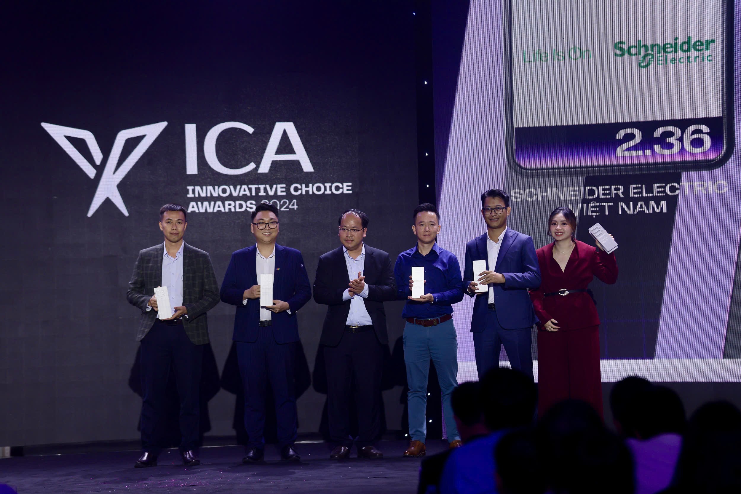 Sản phẩm SM AirSeT của Schneider Electric nhận giải tại Better Choice Awards 2024 Sản phẩm SM AirSeT của Schneider Electric nhận giải tại Better Choice Awards 2024