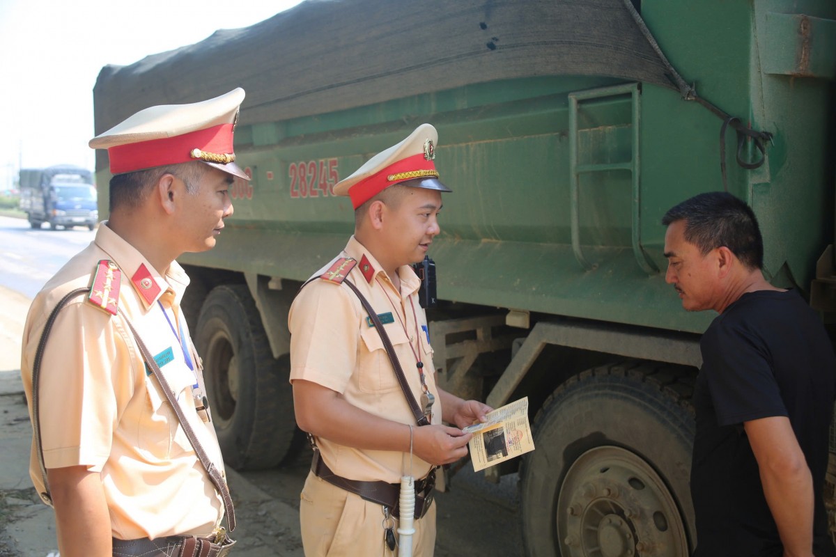 xe quá tải xe quá tải