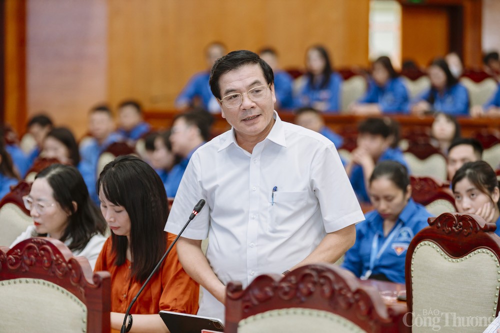 Chủ tịch UBND tỉnh Thái Nguyên đối thoại với thanh niên năm 2024 Chủ tịch UBND tỉnh Thái Nguyên đối thoại với thanh niên năm 2024