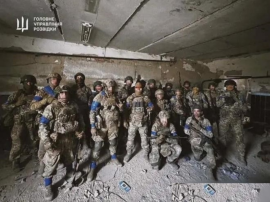 Vào ngày 25/9, Ukraine thông báo, lực lượng đặc biệt GRU, trực thuộc Cơ quan Tình báo Quân đội Ukraine, đã tái chiếm hoàn toàn nhà máy tổng hợp nằm ở phía tây nam thành phố Volchansk, đánh bật toàn bộ quân Nga còn lại ra khỏi vị trí, tái chiếm hoàn toàn Volchansk. Vào ngày 25/9, Ukraine thông báo, lực lượng đặc biệt GRU, trực thuộc Cơ quan Tình báo Quân đội Ukraine, đã tái chiếm hoàn toàn nhà máy tổng hợp nằm ở phía tây nam thành phố Volchansk, đánh bật toàn bộ quân Nga còn lại ra khỏi vị trí, tái chiếm hoàn toàn Volchansk.