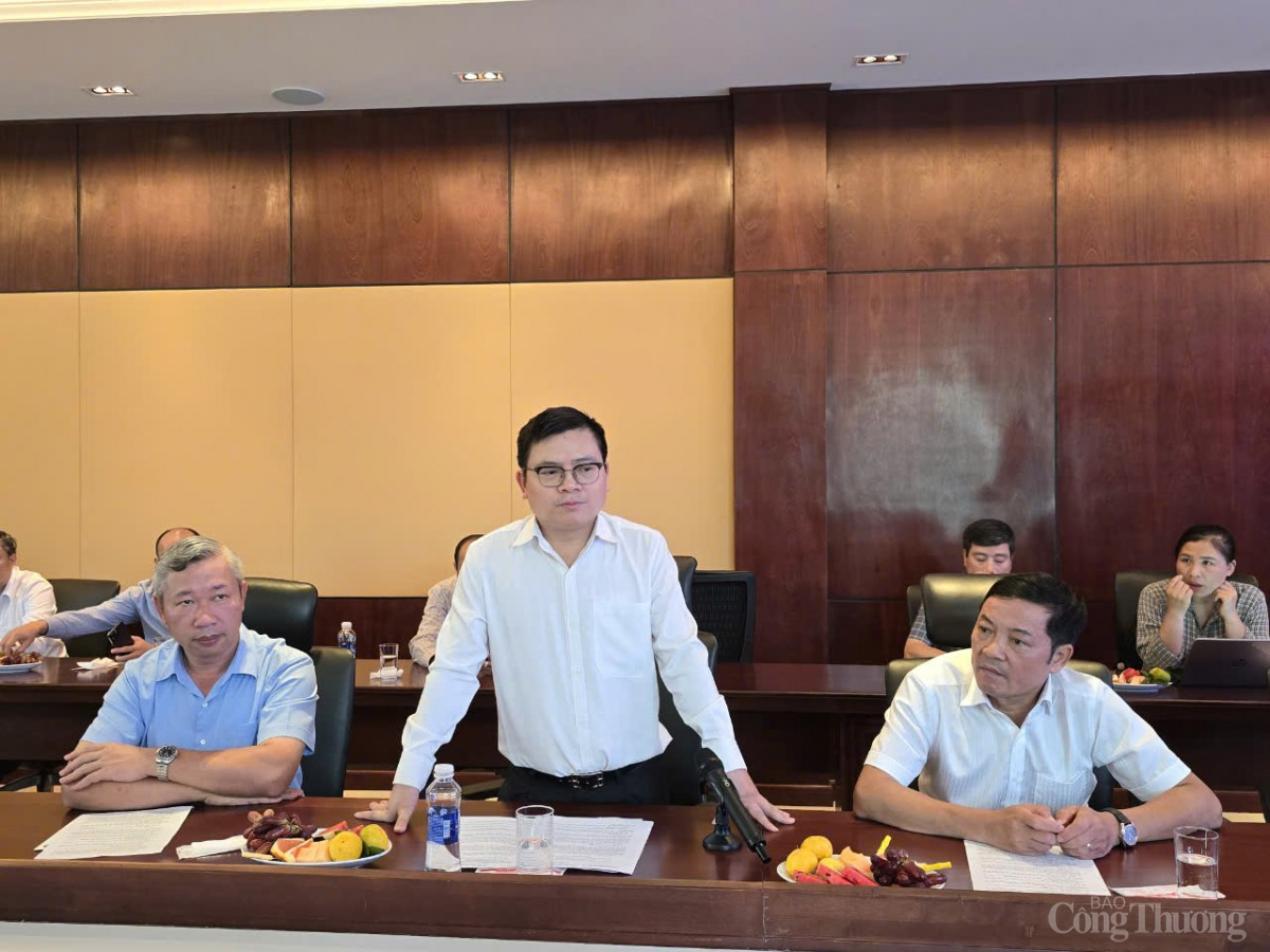 Chùm ảnh: Thứ trưởng Bộ Công Thương Trương Thanh Hoài làm việc tại Công ty Nhôm Đắk Nông - TKV