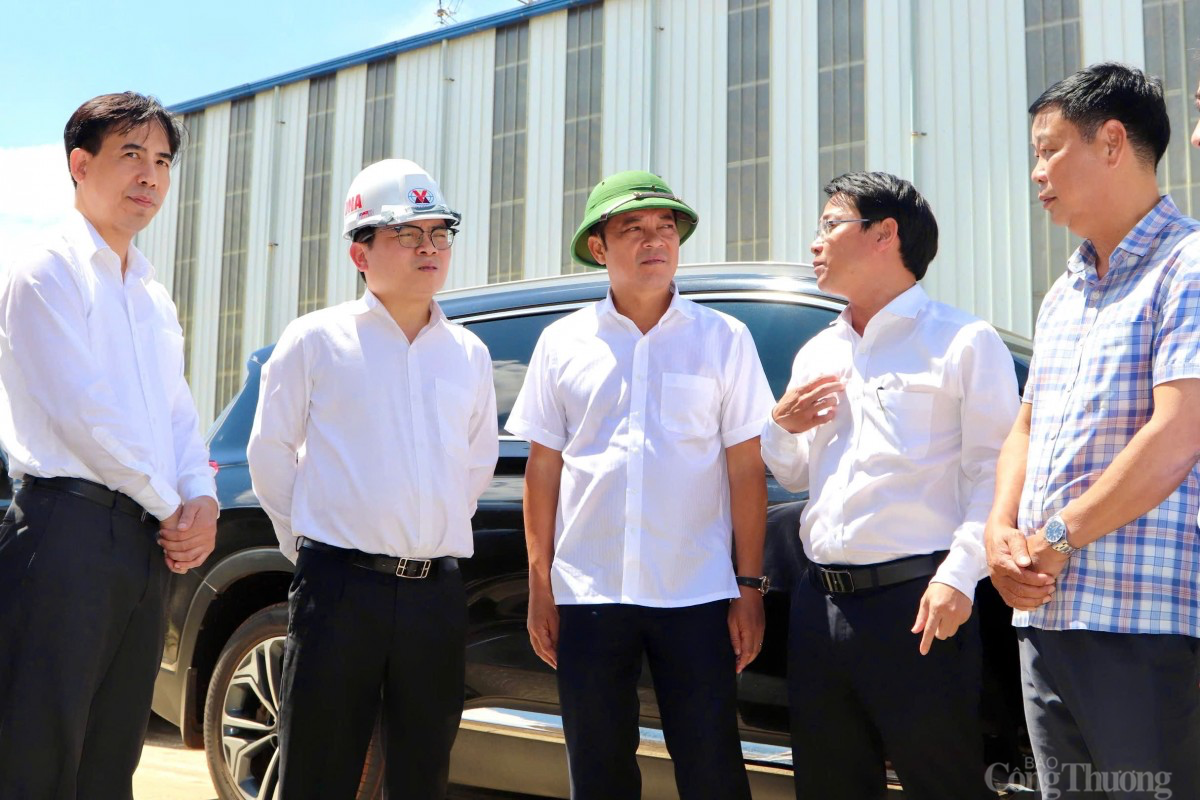 Chùm ảnh: Thứ trưởng Bộ Công Thương Trương Thanh Hoài làm việc tại Công ty Nhôm Đắk Nông - TKV