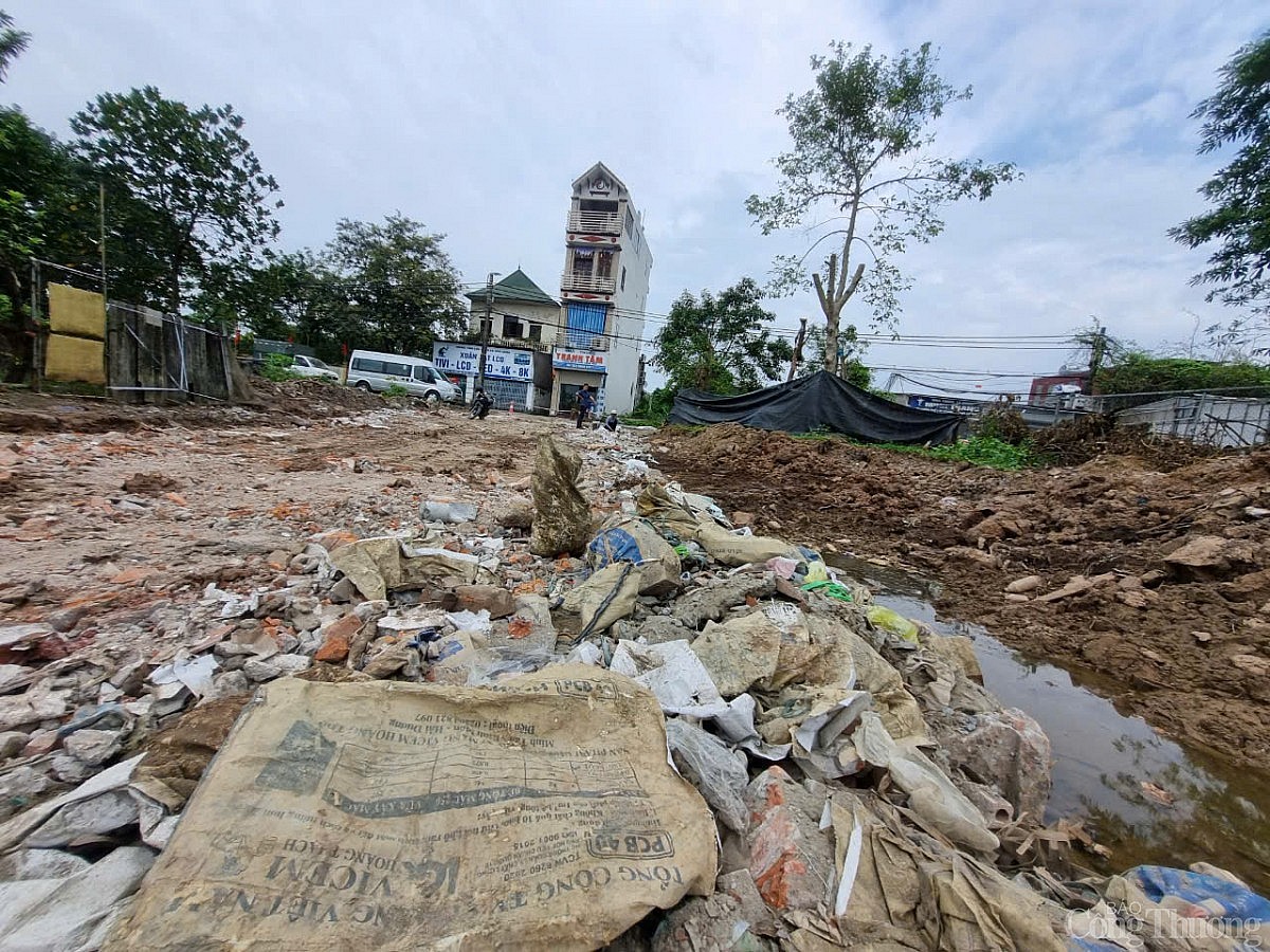 Hộp thư bạn đọc ngày 10/10: Phản ánh về dự án làm đường sau Trường Trung học cơ sở Phú Diễn A