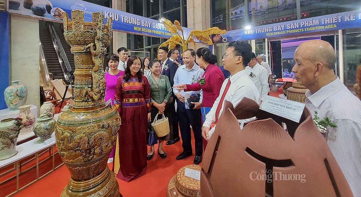 Khai mạc Hội chợ quốc tế Quà tặng hàng thủ công mỹ nghệ Hà Nội 2024 - Hanoi Giftshow 2024 Khai mạc Hội chợ quốc tế Quà tặng hàng thủ công mỹ nghệ Hà Nội 2024 - Hanoi Giftshow 2024