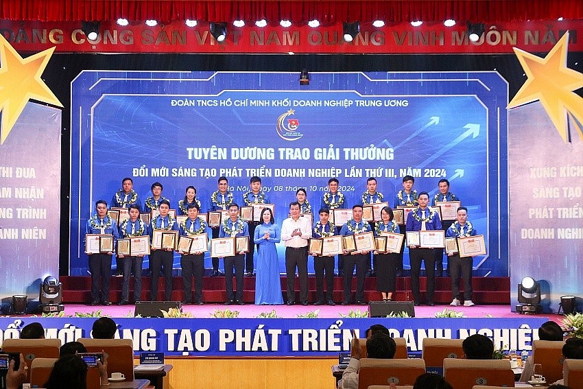Công trình Phao CALM Đại Hùng được vinh danh là công trình tiêu biểu đạt Giải thưởng đổi mới sáng tạo phát triển doanh nghiệp lần thứ III, năm 2024