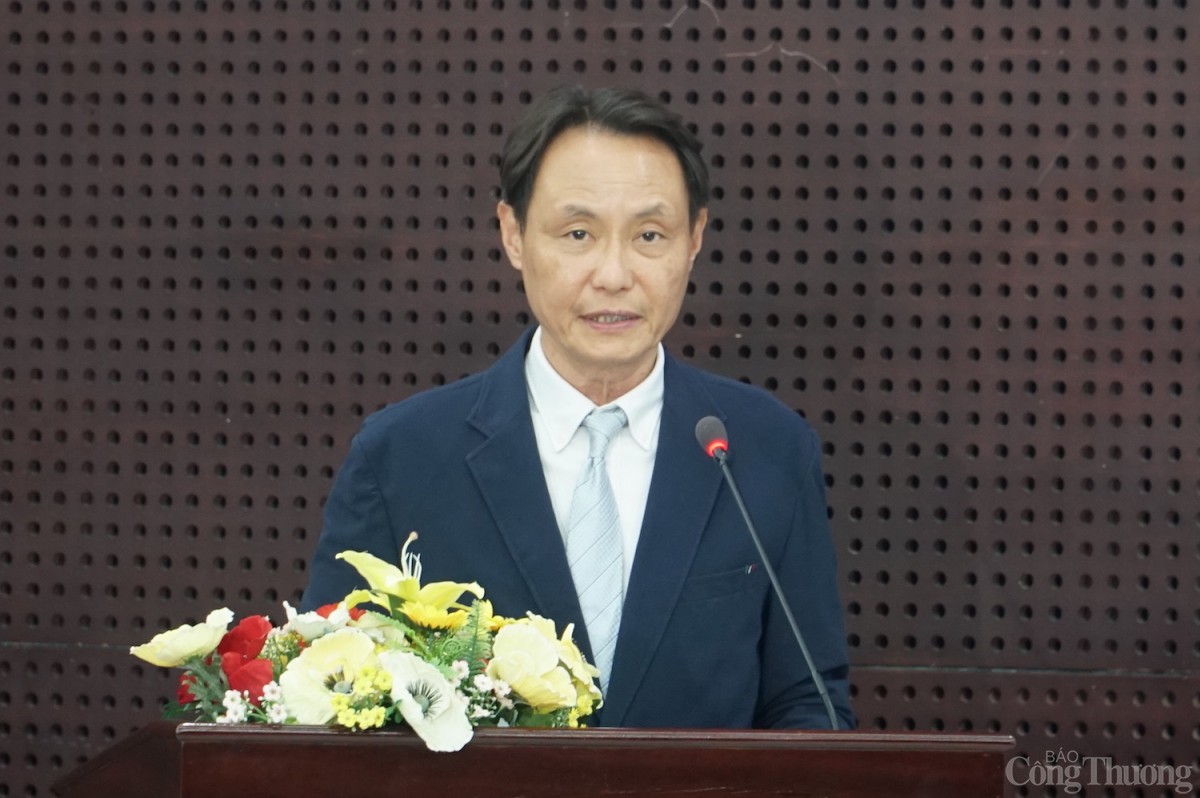 Ông Jang Yoon Ho – Giám đốc Bộ phận hỗ trợ đối tác Samsung Việt Nam Ông Jang Yoon Ho – Giám đốc Bộ phận hỗ trợ đối tác Samsung Việt Nam