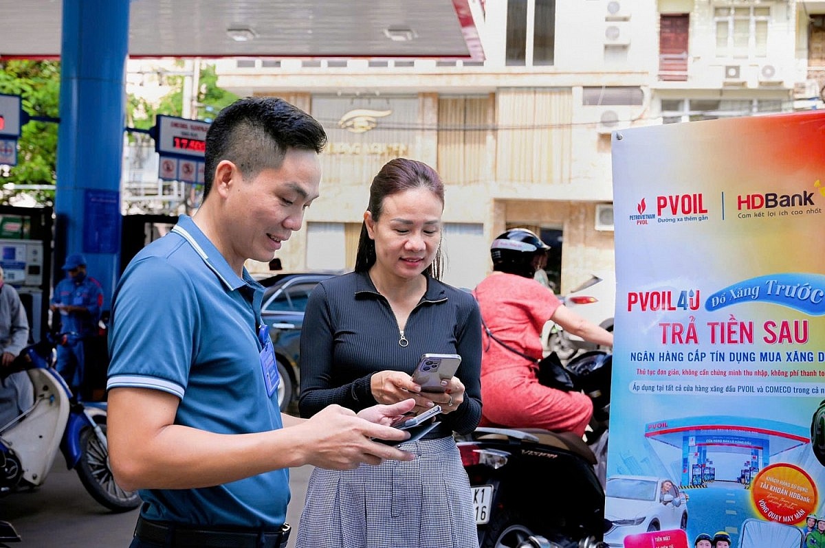 PVOIL vừa ra mắt ứng dụng PVOIL 4U, mang đến nhiều lợi ích và trải nghiệm mới cho khách hàng cá nhân PVOIL vừa ra mắt ứng dụng PVOIL 4U, mang đến nhiều lợi ích và trải nghiệm mới cho khách hàng cá nhân