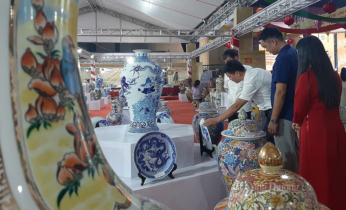 Hà Nội: Triển lãm các sản phẩm OCOP, thủ công mỹ nghệ và làng nghề huyện Thường Tín năm 2024 Hà Nội: Triển lãm các sản phẩm OCOP, thủ công mỹ nghệ và làng nghề huyện Thường Tín năm 2024