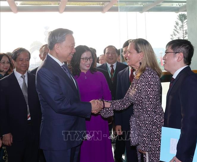 Tổng Bí thư, Chủ tịch nước Tô Lâm với đại biểu. 