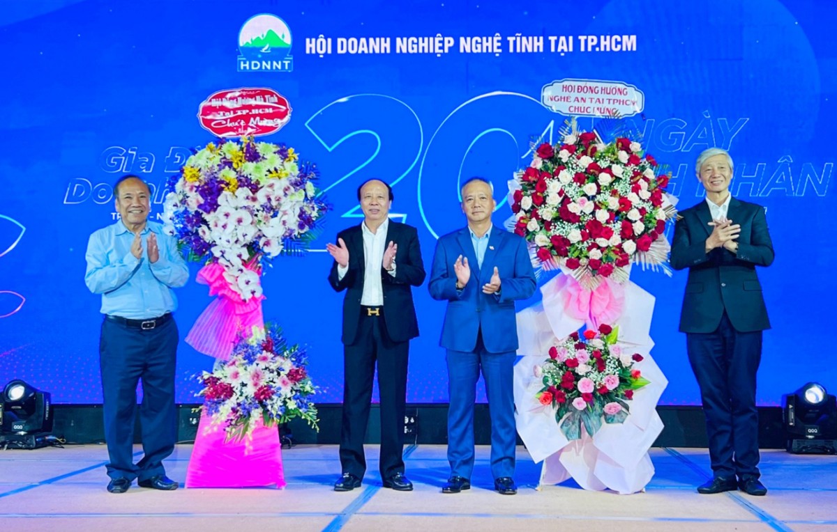 Hội Doanh nghiệp Hà Tĩnh phía Nam tổ chức bchức buổi họp mặt hội viên năm 2024 Hội Doanh nghiệp Hà Tĩnh phía Nam tổ chức bchức buổi họp mặt hội viên năm 2024