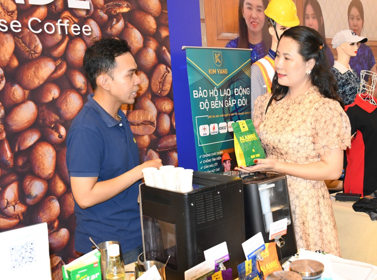 Thương hiệu Alambé Coffee thu hút nhiều sự quan tâm. Ảnh Ngân Nga Thương hiệu Alambé Coffee thu hút nhiều sự quan tâm. Ảnh Ngân Nga