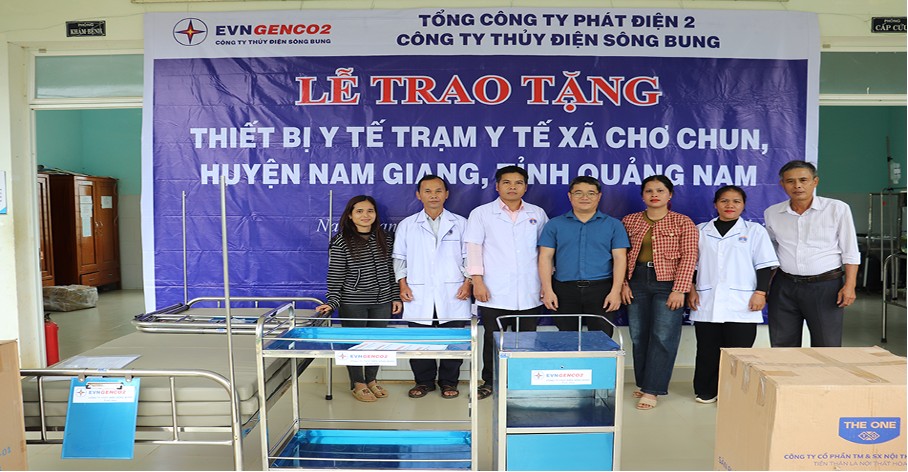 Đoàn Công ty Thủy điện Sông Bung trao các thiết bị và đồ dùng phục vụ cho công tác khám chữa bệnh tại Trạm Y tế xã Chơ Chun Đoàn Công ty Thủy điện Sông Bung trao các thiết bị và đồ dùng phục vụ cho công tác khám chữa bệnh tại Trạm Y tế xã Chơ Chun
