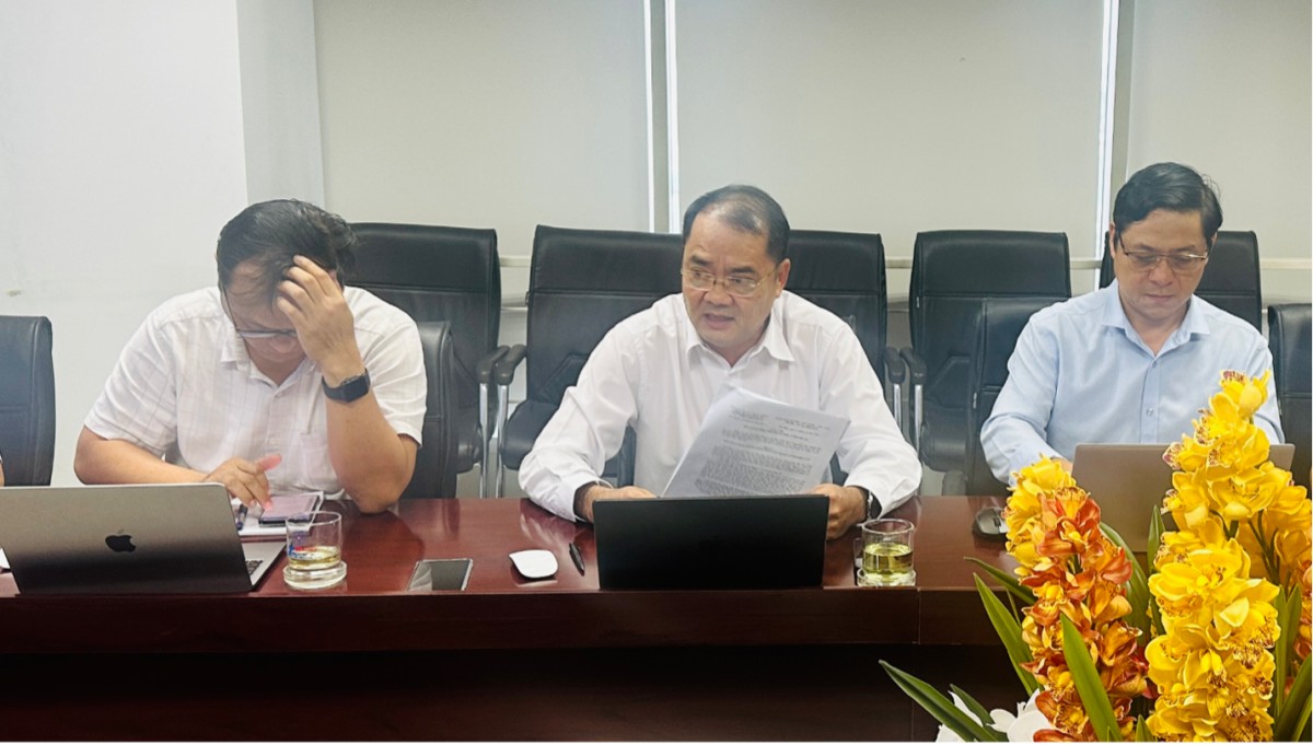 Đồng chí Nguyễn Thành Trung, Bí thư Đảng ủy, Giám đốc Công ty chỉ đạo tại buổi làm việc Đồng chí Nguyễn Thành Trung, Bí thư Đảng ủy, Giám đốc Công ty chỉ đạo tại buổi làm việc