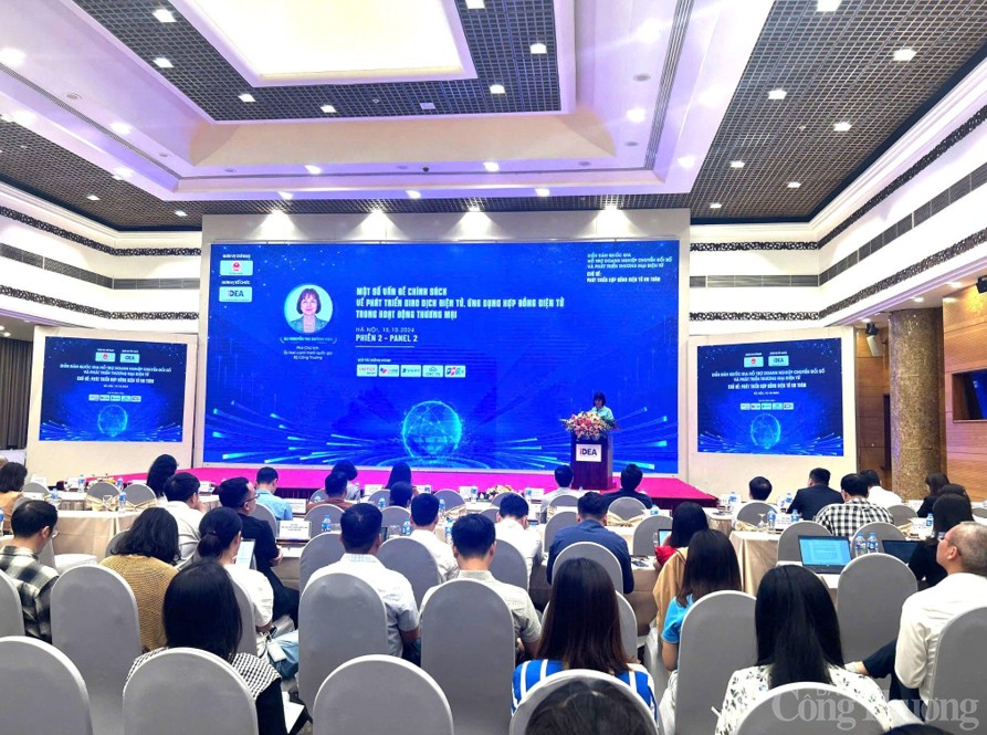 Diễn đàn hỗ trợ doanh nghiệp chuyển đổi số và phát triển thương mại điện tử, chủ đề “Phát triển hợp đồng điện tử an toàn”. Diễn đàn hỗ trợ doanh nghiệp chuyển đổi số và phát triển thương mại điện tử, chủ đề “Phát triển hợp đồng điện tử an toàn”.