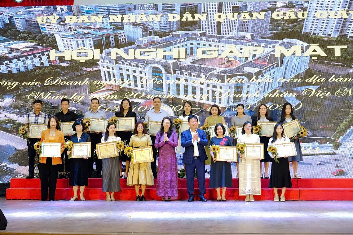 Vinalink Group - Hành trình vươn tầm: Từ thành công trong kinh doanh đến đóng góp cho cộng đồng Vinalink Group - Hành trình vươn tầm: Từ thành công trong kinh doanh đến đóng góp cho cộng đồng