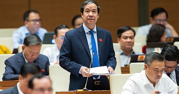 Bộ trưởng Nguyễn Kim Sơn báo cáo trước Quốc hội Bộ trưởng Nguyễn Kim Sơn báo cáo trước Quốc hội