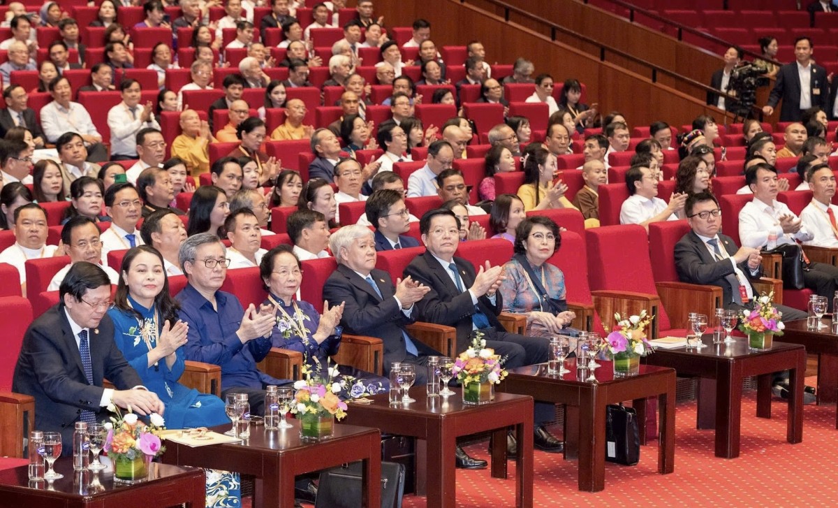 Ngày làm việc đầu tiên của Đại hội đại biểu toàn quốc Mặt trận tổ quốc Việt Nam lần thứ X Ngày làm việc đầu tiên của Đại hội đại biểu toàn quốc Mặt trận tổ quốc Việt Nam lần thứ X