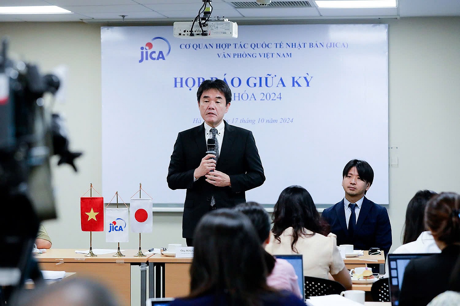 Ông Sugano Yuichi - trưởng đại diện Văn phòng JICA Việt Nam - phát biểu tại họp báo - Ảnh: JICA Ông Sugano Yuichi - trưởng đại diện Văn phòng JICA Việt Nam - phát biểu tại họp báo - Ảnh: JICA