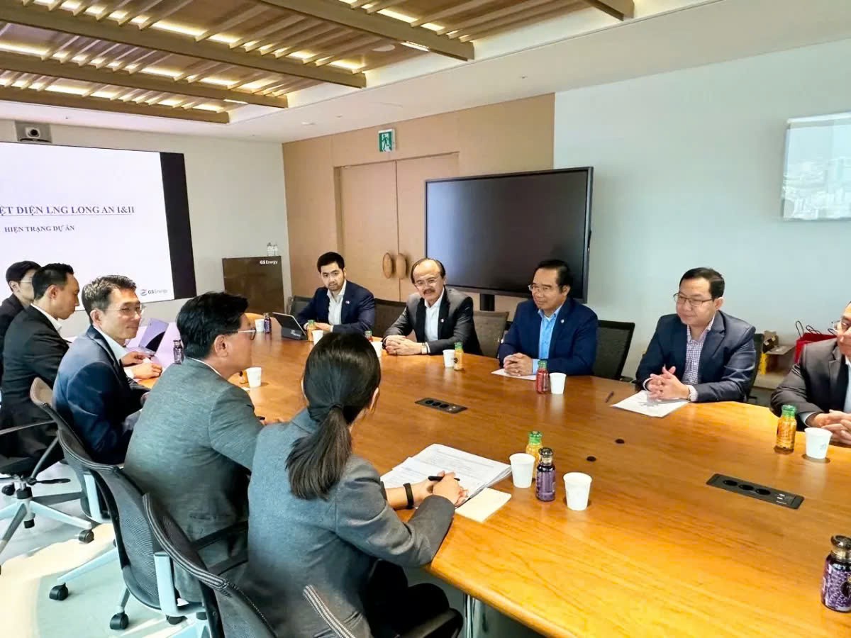 Đoàn công tác tỉnh Long An làm việc với GS Energy thúc đẩy tiến độ triển khai dự án Nhà máy điện LNG tại Long An. Đoàn công tác tỉnh Long An làm việc với GS Energy thúc đẩy tiến độ triển khai dự án Nhà máy điện LNG tại Long An.