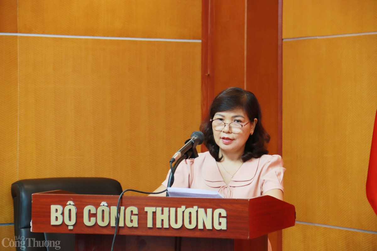 Lễ chuyển giao, tiếp nhận tổ chức đảng, đảng viên về trực thuộc các Quận ủy thuộc Thành ủy Hà Nội Lễ chuyển giao, tiếp nhận tổ chức đảng, đảng viên về trực thuộc các Quận ủy thuộc Thành ủy Hà Nội