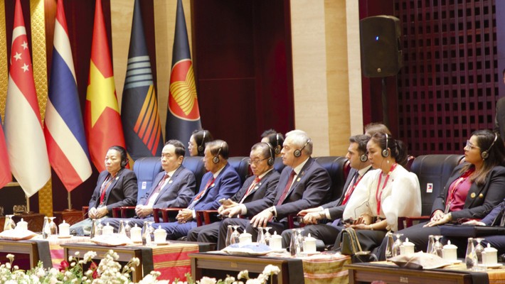 Chủ tịch Quốc hội Trần Thanh Mẫn và Trưởng các đoàn Quốc hội/Nghị viện thành viên và Quan sát viên AIPA chào xã giao Chủ tịch Quốc hội Lào, Chủ tịch AIPA 2024 Saysomphone Phomvihane Chủ tịch Quốc hội Trần Thanh Mẫn và Trưởng các đoàn Quốc hội/Nghị viện thành viên và Quan sát viên AIPA chào xã giao Chủ tịch Quốc hội Lào, Chủ tịch AIPA 2024 Saysomphone Phomvihane