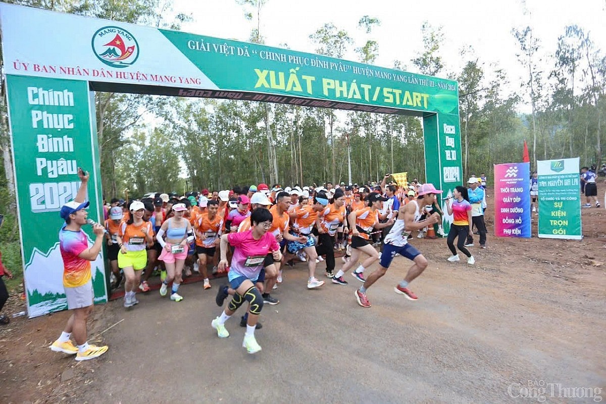 Hơn 550 chân chạy trải nghiệm cung đường xuyên rừng tuyệt đẹp tại Giải Việt dã ‘Chinh phục đỉnh Pờ Yầu’