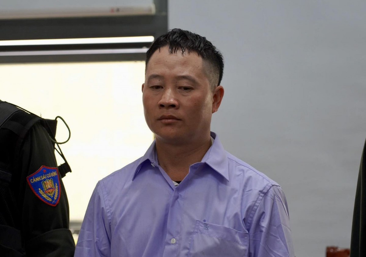 Người đàn ông ra đầu thú đúng ngày 20/10 sau hơn 1 năm lẩn trốn (Ảnh: Công an tỉnh Hà Giang). Người đàn ông ra đầu thú đúng ngày 20/10 sau hơn 1 năm lẩn trốn (Ảnh: Công an tỉnh Hà Giang).