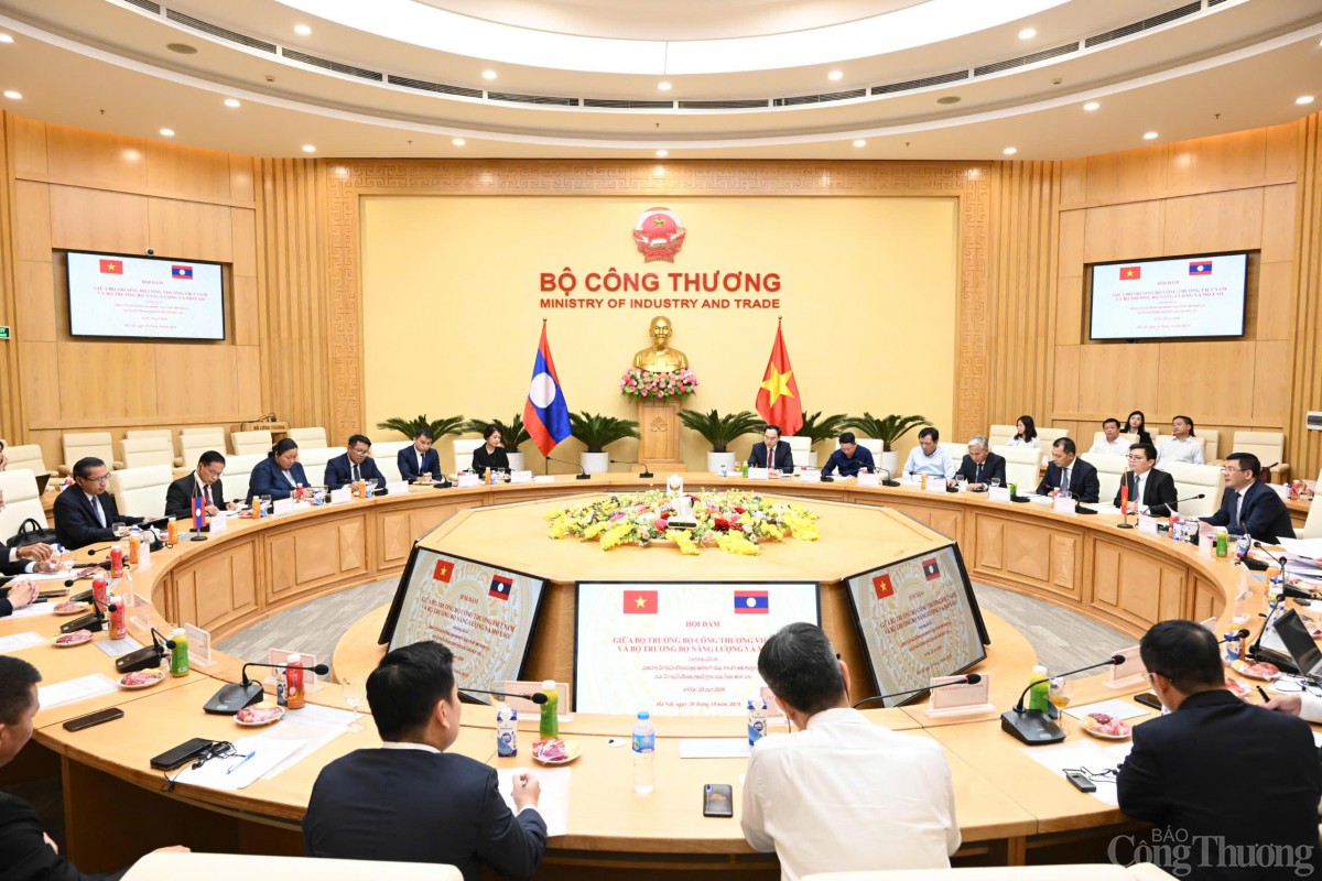 Bộ trưởng Bộ Công Thương Nguyễn Hồng Diên hội đàm với Bộ trưởng Bộ Năng lượng và Mỏ Lào Bộ trưởng Bộ Công Thương Nguyễn Hồng Diên hội đàm với Bộ trưởng Bộ Năng lượng và Mỏ Lào