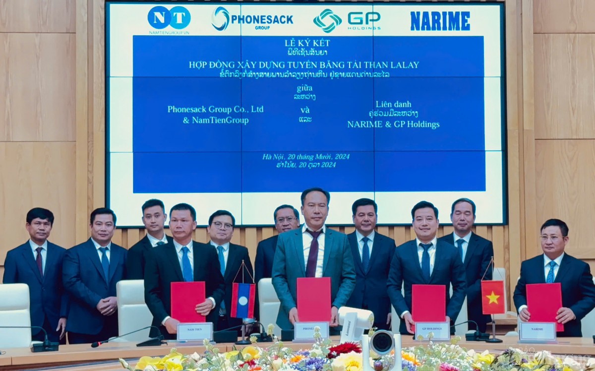 Việt Nam - Lào ký kết Hợp đồng xây dựng tuyến băng tải vận chuyển than xuyên biên giới Việt Nam - Lào ký kết Hợp đồng xây dựng tuyến băng tải vận chuyển than xuyên biên giới