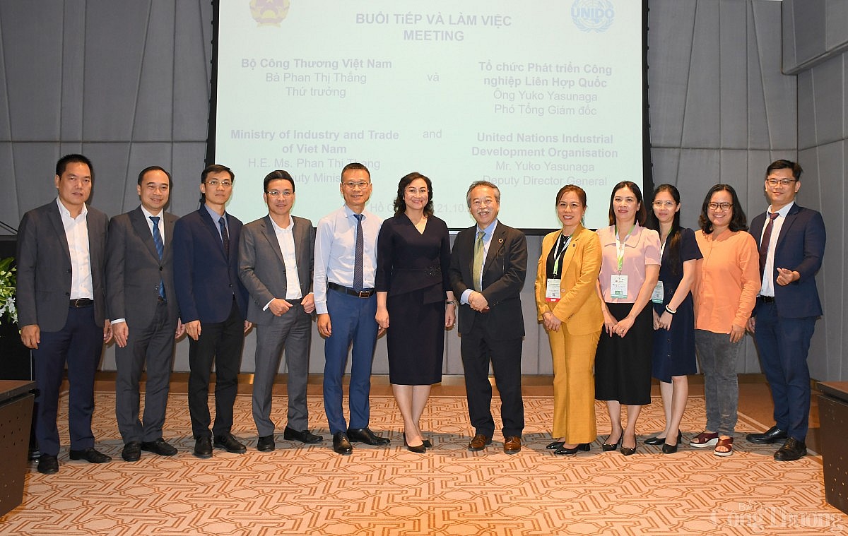 Thứ trưởng Phan Thị Thắng tiếp các phái đoàn châu Âu về hợp tác thúc đẩy phát triển năng lượng Thứ trưởng Phan Thị Thắng tiếp các phái đoàn châu Âu về hợp tác thúc đẩy phát triển năng lượng