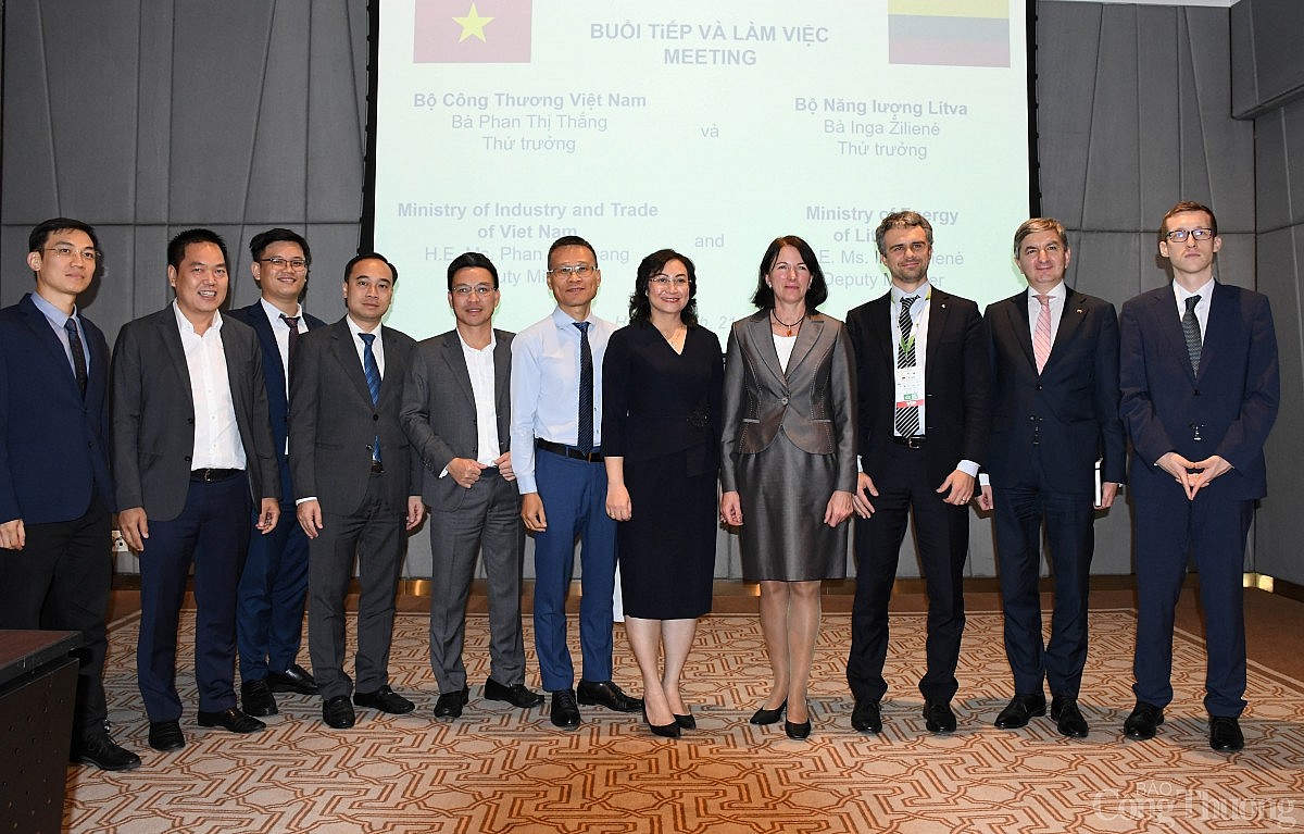 Thứ trưởng Phan Thị Thắng tiếp các phái đoàn châu Âu về hợp tác thúc đẩy phát triển năng lượng Thứ trưởng Phan Thị Thắng tiếp các phái đoàn châu Âu về hợp tác thúc đẩy phát triển năng lượng