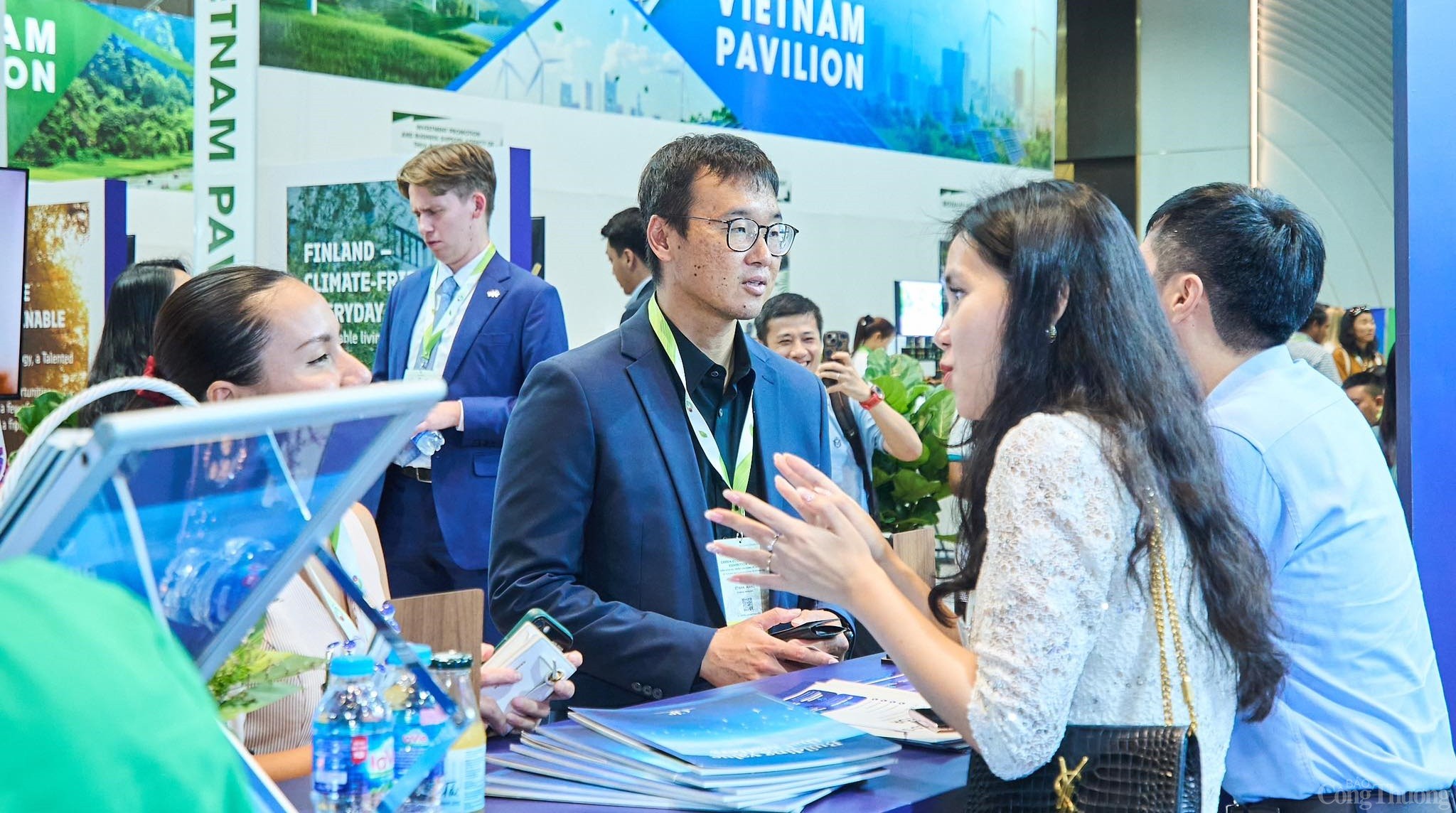 Hàng trăm gian hàng hội tụ tại Diễn đàn và Triển lãm Kinh tế Xanh - GEFE 2024