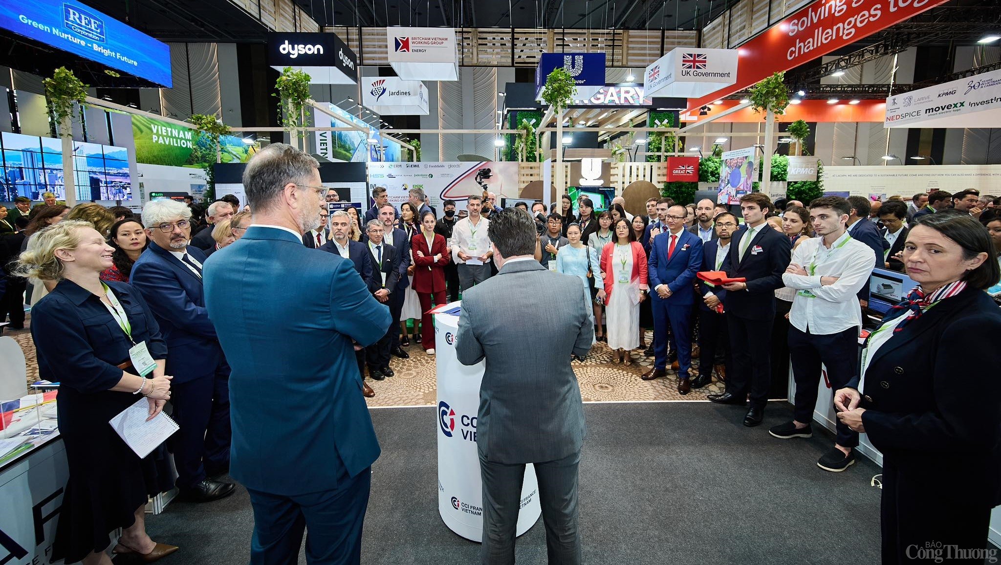 Hàng trăm gian hàng hội tụ tại Diễn đàn và Triển lãm Kinh tế Xanh - GEFE 2024