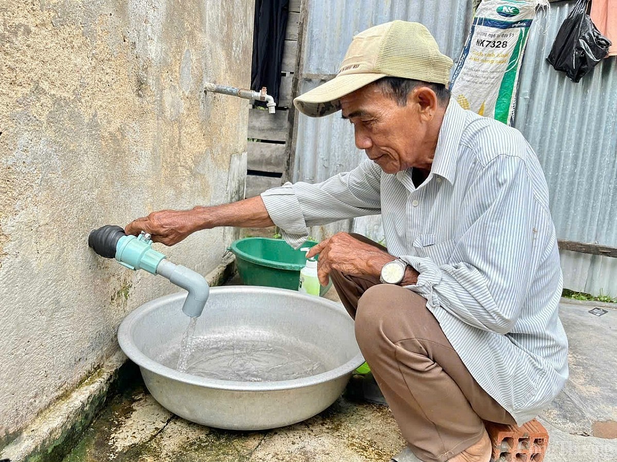 Gia Lai: Người dân khổ trăm bề vì nỗi lo khát nước sạch Gia Lai: Người dân khổ trăm bề vì nỗi lo khát nước sạch
