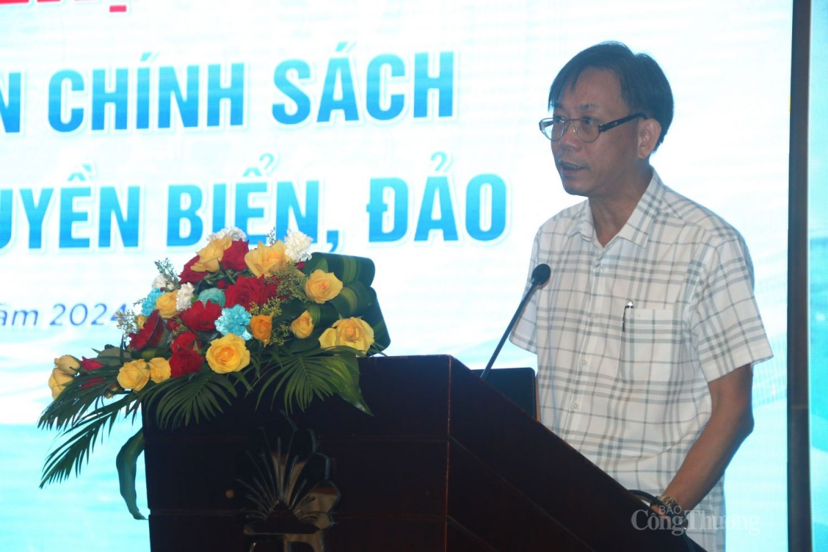 ông Hồ Hồng Hải - Phó Vụ trưởng Vụ Pháp chế, Bộ Thông tin và Truyền thông, phát biểu tại hội nghị ông Hồ Hồng Hải - Phó Vụ trưởng Vụ Pháp chế, Bộ Thông tin và Truyền thông, phát biểu tại hội nghị