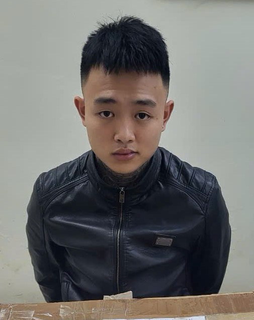 Hà Nội: 3 thanh niên vận chuyển ma túy giấu trong thức ăn chó, mèo Hà Nội: 3 thanh niên vận chuyển ma túy giấu trong thức ăn chó, mèo