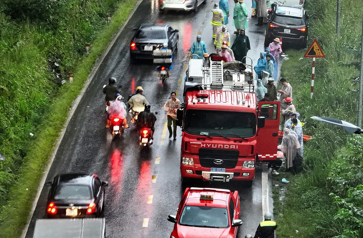 Lâm Đồng: Sự thật bất ngờ vụ ô tô lao xuống vực ở đèo Bảo Lộc