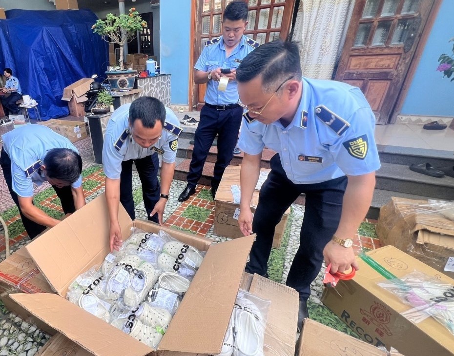 Quản lý thị trường Đồng Nai phát hiện gần 1.260 vụ vi phạm trong 10 tháng Quản lý thị trường Đồng Nai phát hiện gần 1.260 vụ vi phạm trong 10 tháng