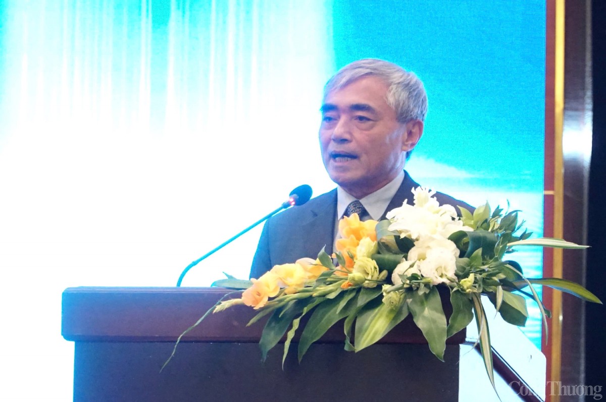 Ông Nguyễn Minh Hồng – Chủ tịch Hội Truyền thông số Việt Nam Ông Nguyễn Minh Hồng – Chủ tịch Hội Truyền thông số Việt Nam