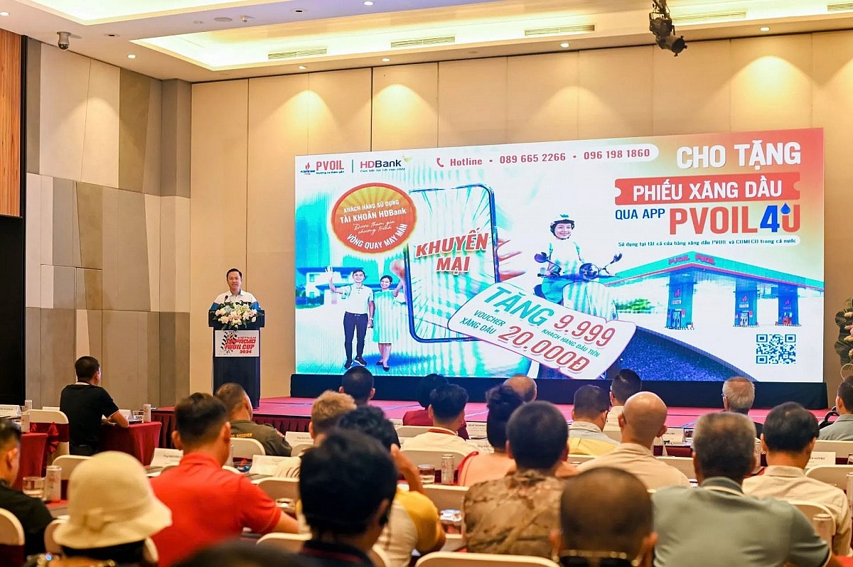 PVOIL mang tới ứng dụng mới tại buổi họp báo PVOIL mang tới ứng dụng mới tại buổi họp báo