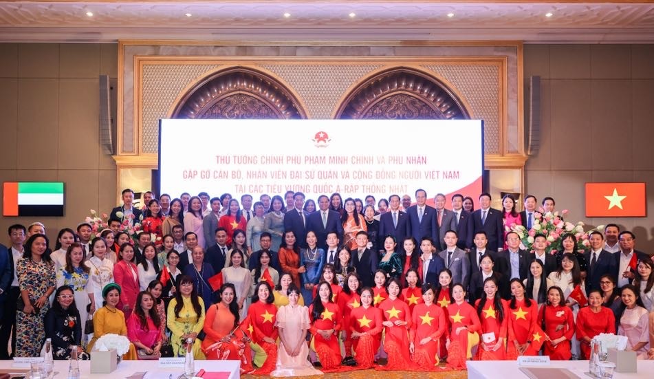 Thủ tướng Phạm Minh Chính gặp cộng đồng người Việt Nam tại UAE Thủ tướng Phạm Minh Chính gặp cộng đồng người Việt Nam tại UAE