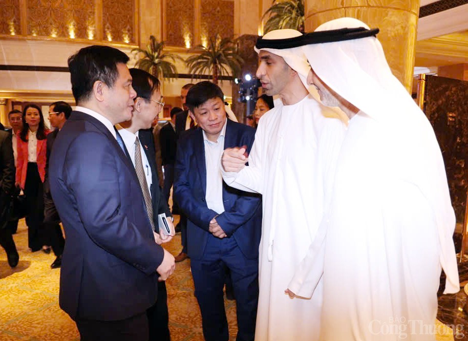 Thủ tướng Dự sự kiện ra mắt thương hiệu ô tô của Vinfast Thủ tướng Dự sự kiện ra mắt thương hiệu ô tô của Vinfast