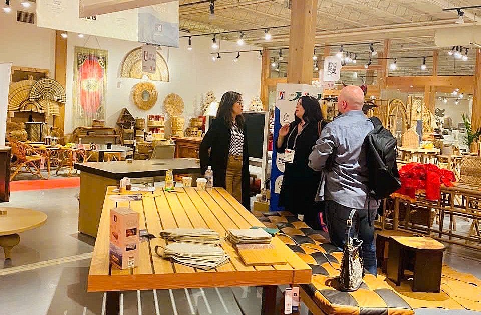 Hàng chục doanh nghiệp Việt Nam quảng bá sản phẩm đồ gỗ và trang trí nội thất tại Hoa Kỳ